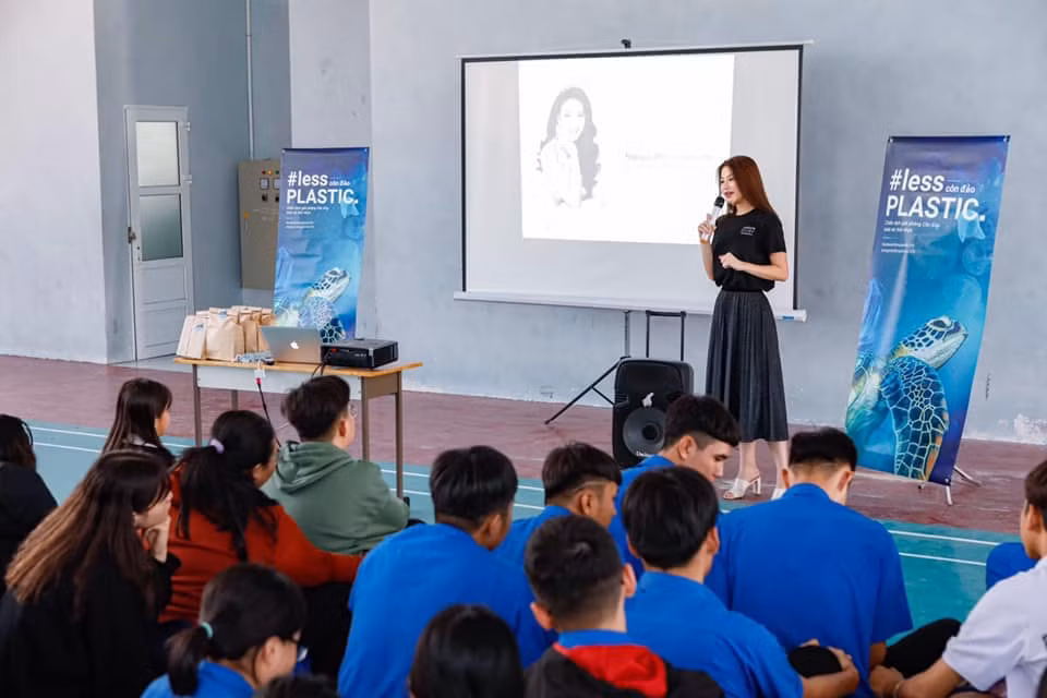 Hoa hậu Trái đất 2018 đã thực hiện rất nhiều những hoạt động ý nghĩa vì môi trường.