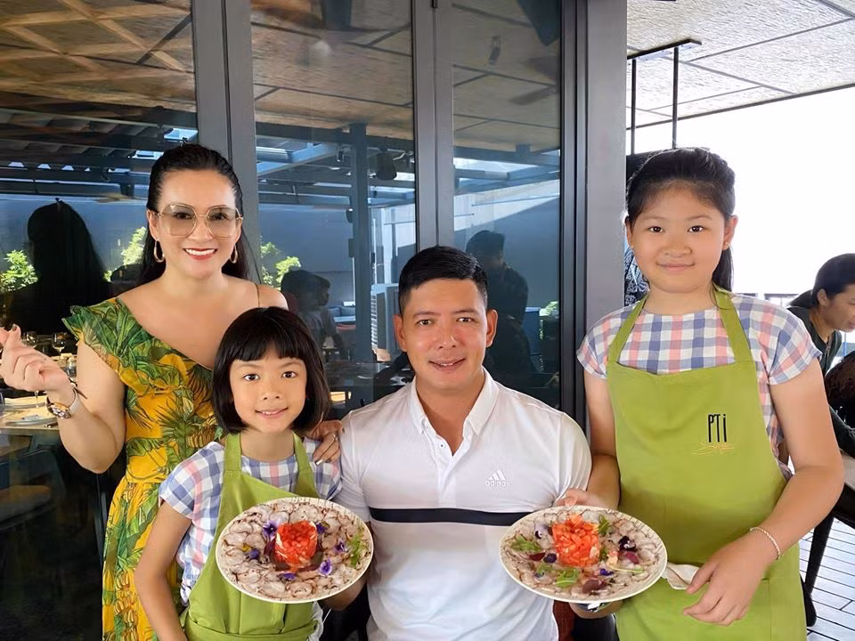 Những hình ảnh gia đình hạnh phúc thường được bà xã của anh chia sẻ. Có thể thấy, Bình Minh đã thay đổi để trở thành người đàn ông của gia đình.