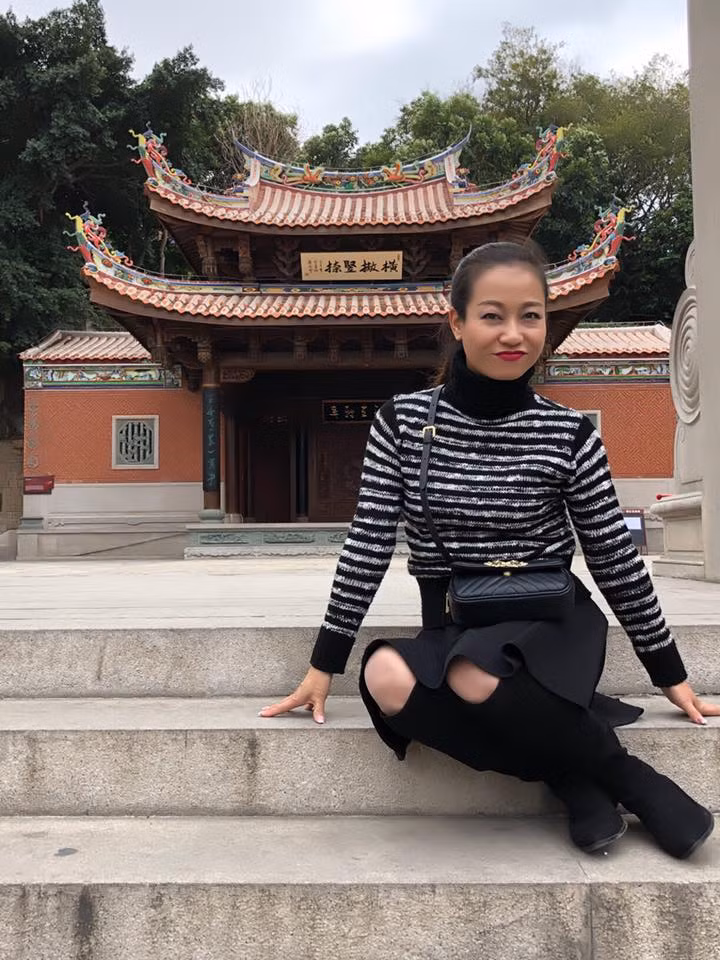 Nữ diễn viên tự nhận mình sống khép kín, thích đi chùa, đọc kinh phật và ăn chay trường. Ảnh: VTC/NVCC.
