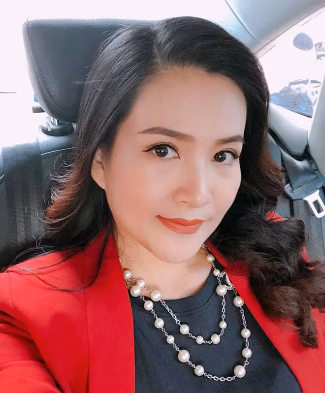 Anh Thơ có kinh nghiệm làm việc 11 năm ở vị trí Giám đốc tiền sảnh, Giám đốc phát triển chiến lược và quản lý doanh thu tại hai khách sạn lớn Sofitel Plaza Saigon và Caravelle.