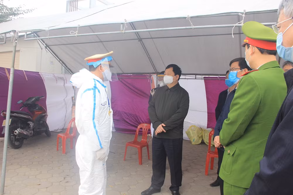 Hai Duong: Nhiem vu so 1 la than toc truy vet benh nhan COVID-19