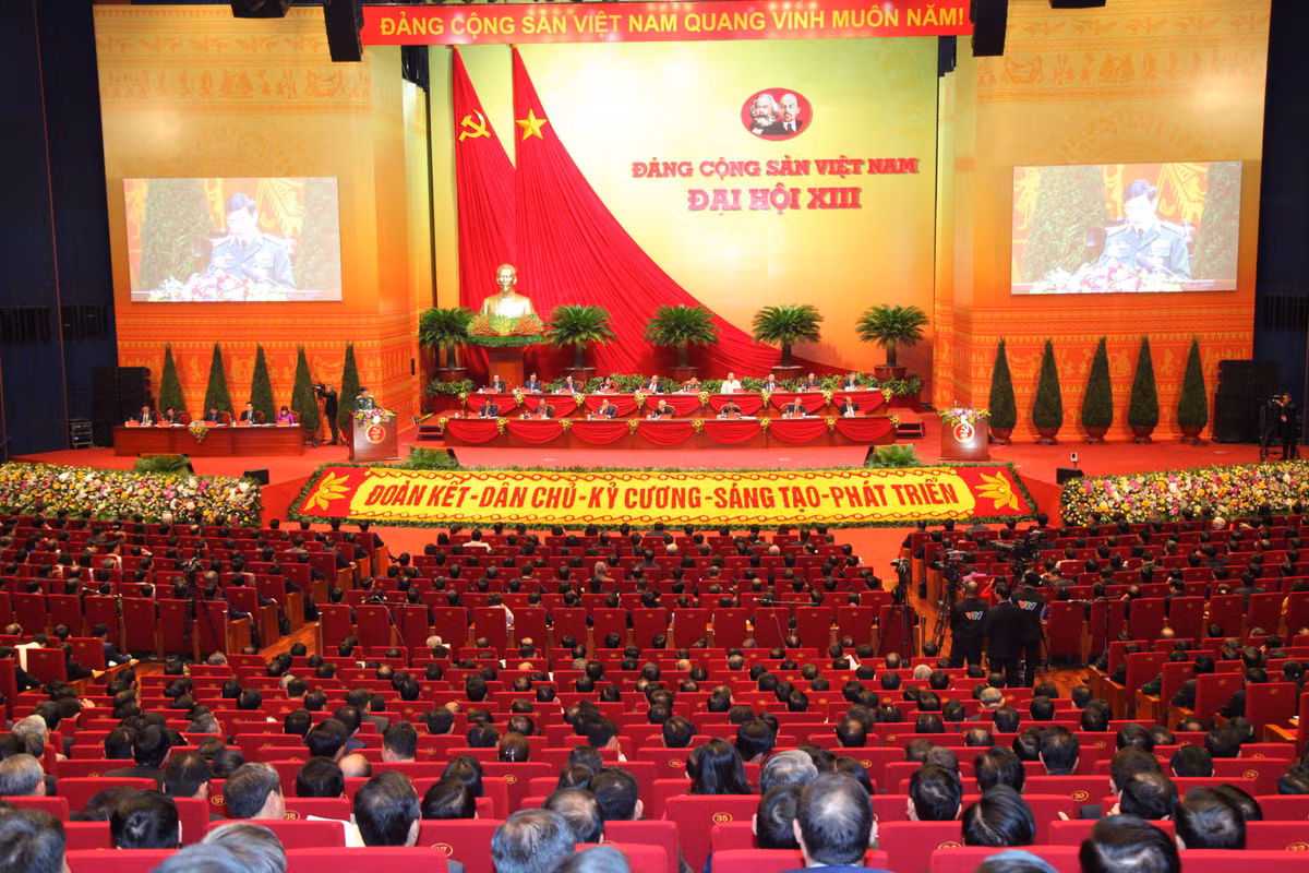 Dai hoi Dang lan thu XIII: Lan toa tinh than Dai hoi vao cuoc song