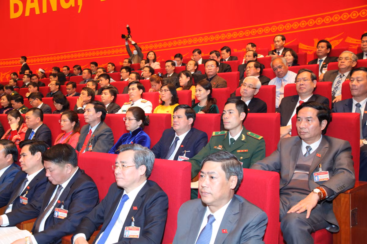 Với phương châm "Đoàn kết - Dân chủ - Kỷ cương - Sáng tạo - Phát triển", Đại hội XIII tiến hành thảo luận, thông qua: Báo cáo chính trị tại Đại hội XIII của Đảng; Báo cáo tổng kết thực hiện Chiến lược phát triển kinh tế - xã hội 10 năm 2011 - 2020, xây dựng Chiến lược phát triển kinh tế - xã hội 10 năm 2021 - 2030; Báo cáo đánh giá kết quả thực hiện nhiệm vụ phát triển kinh tế - xã hội năm 2016 - 2020 và phương hướng, nhiệm vụ phát triển kinh tế - xã hội năm năm 2021 - 2025; Báo cáo tổng kết công tác xây dựng Đảng và thi hành Điều lệ Đảng nhiệm kỳ Đại hội XII; Báo cáo kiểm điểm sự lãnh đạo, chỉ đạo của Ban Chấp hành Trung ương Đảng khóa XII (trình Đại hội XIII).