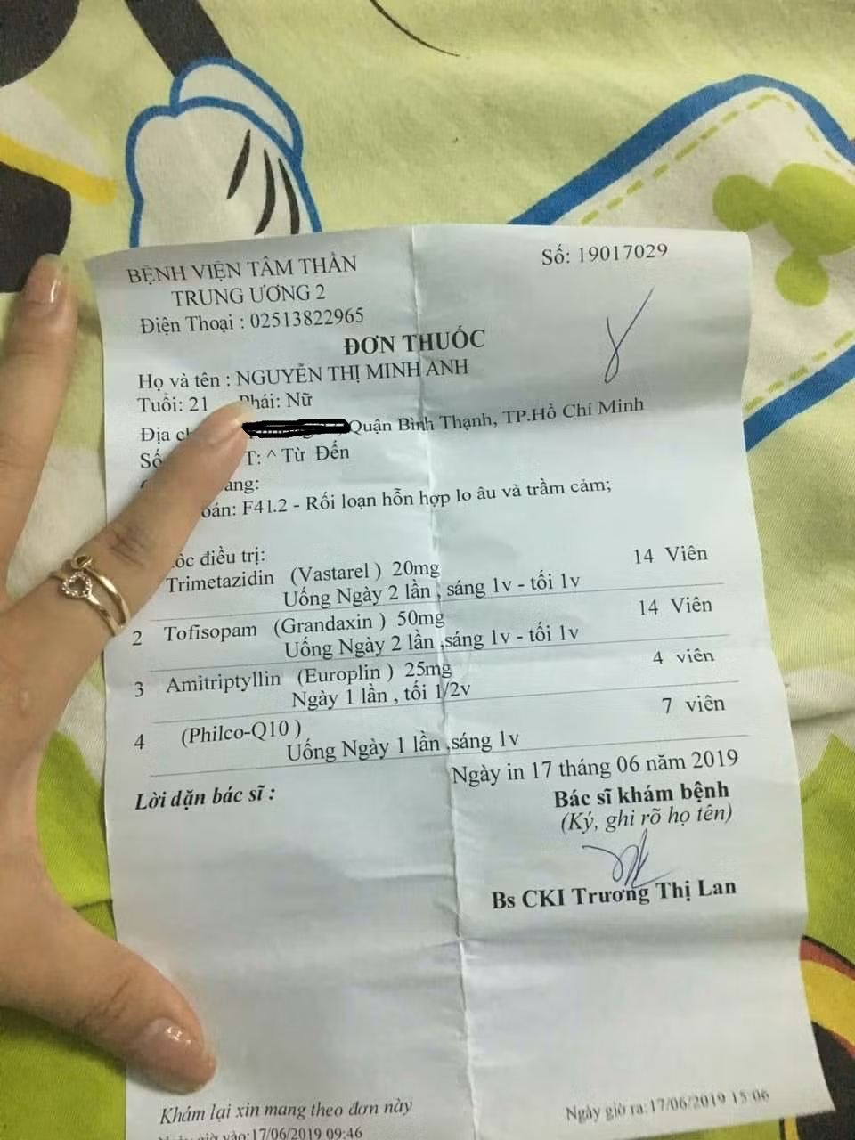 Co gai to bi hong mui, tram cam sau khi nang mui tai tham my vien Klain Beauty Center-Hinh-2