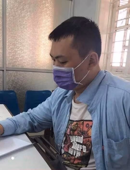 Ngày 26/12/2019, Xiao Qui Ping đánh bạc thắng 34.000 USD nên đã chia cho Dan Ping số tiền 17.000 USD. Trong các ngày 4 và 5/2, Bao Dan Ping có đưa cho Xiao Qui Ping số tiền 61.000 USD để tiếp tục đánh bạc nhưng đã thua hết. 