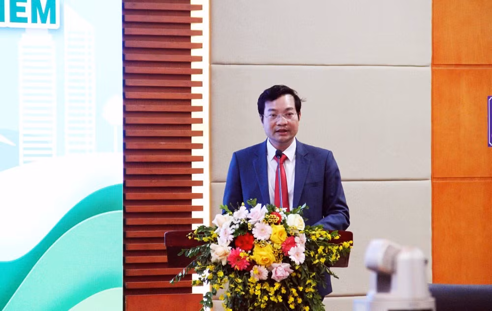 Tuy nhiên, lượng chất thải gyps được xử lý, tiêu thụ một phần, chủ yếu là lượng chất thải phát sinh hằng ngày, chưa xử lý được bãi thải tồn đọng (khoảng 3,5 triệu tấn). Việc xử lý đến nay còn gặp rất nhiều khó khăn, bao gồm cả việc chưa có những tiêu chuẩn, chỉ dẫn kỹ thuật để ứng dụng các sản phẩm làm vật liệu xây dựng và ứng dụng vào các công trình xây dựng. 