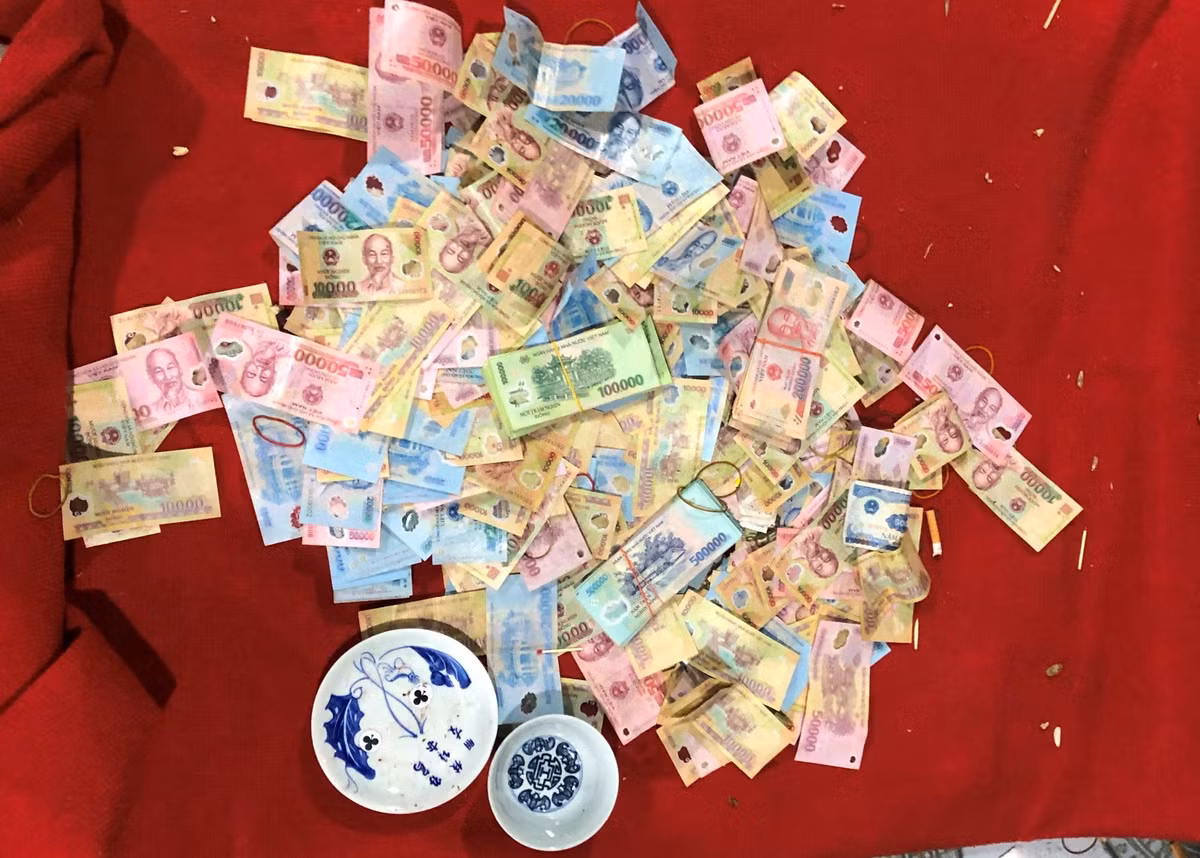 Hai Phong: Pha “dong” co bac, bat 51 doi tuong-Hinh-2
