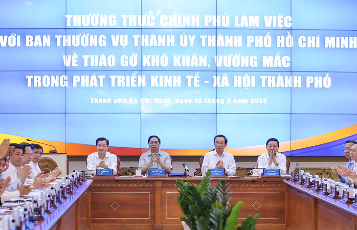 Thủ tướng làm việc với TP HCM, tháo gỡ nhiều khó khăn - Hình 2 Thu tuong lam viec voi TP HCM, thao go nhieu kho khan-Hinh-2