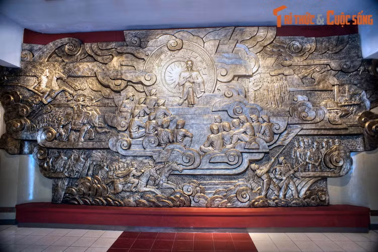 Ngam hien vat vo gia trong Bao tang Lich su Quan su Viet Nam