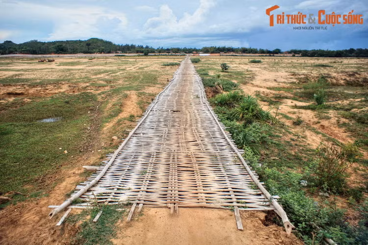Theo khảo sát, nguồn vốn đầu tư cho cầu bê tông cốt thép thay thế cầu tre An Chánh lên đến gần 250 tỷ đồng. Do điều kiện tài chính của địa phương, việc xây cây cầu chưa thể được thực hiện.