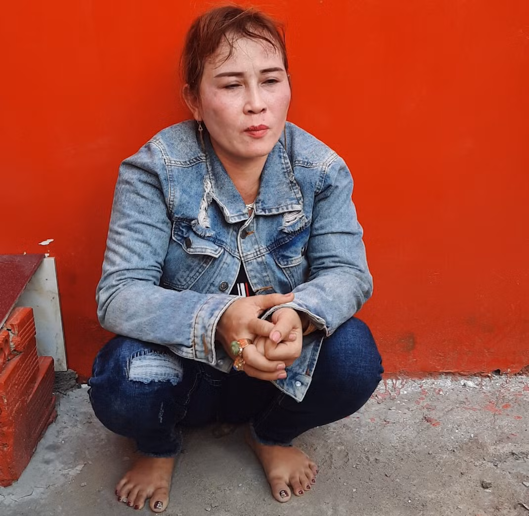 Cụ thể, sau khi Loan đưa đàn em tràn qua địa bàn xã Thạnh Phú thu tiền "bảo kê", cho vay nặng lãi thì khu chợ Hóa An được giao lại cho chồng là Tuấn "cá" điều hành và Loan cùng hỗ trợ khi đụng chuyện với các băng nhóm.