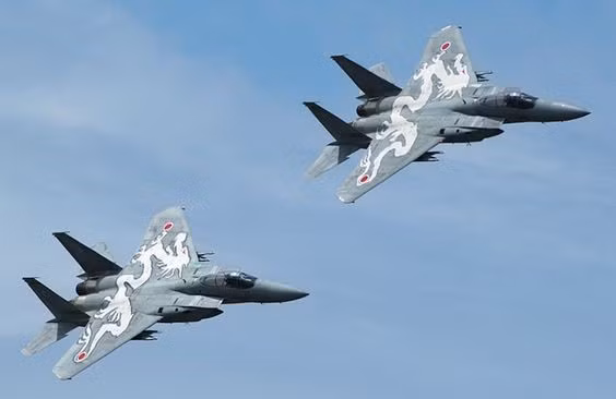 Tiêm kích F-15 của Nhật Bản với họa tiết hình rồng trên cánh chính, một sự tương trưng cho sức mạnh của chiến đấu cơ này cũng như lực lượng Phòng vệ đường không Nhật Bản. Ảnh: JASDF.