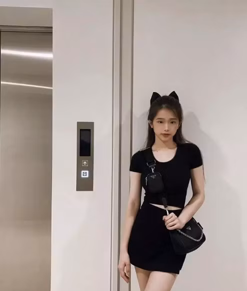 Giờ đây, cô đã trở lại với hình ảnh chững chạc và có phong cách hơn, Linh Ka tham gia nhiều dự án phim ngắn, MV ca nhạc để khẳng định mình. Ảnh: FBNV