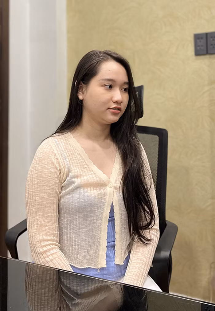Vì bị bệnh nên hot girl Trúc Anh đã bị tăng hẳn 8kg khiến thân hình không còn thon gọn như trước.