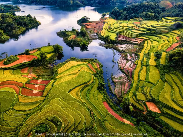 Den Tuyen Quang ngam ruong bac thang dep nhu tranh ve