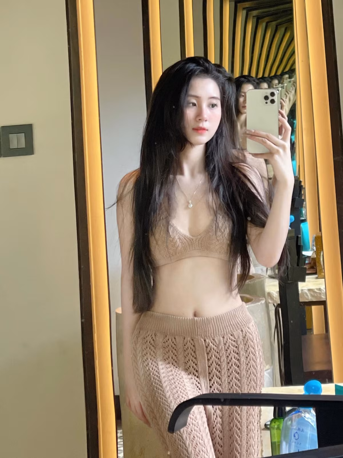 Hot girl chiếm spotlight MXH nhờ đẹp như diễn viên Hoa ngữ Hot girl chiem spotlight MXH nho dep nhu dien vien Hoa ngu