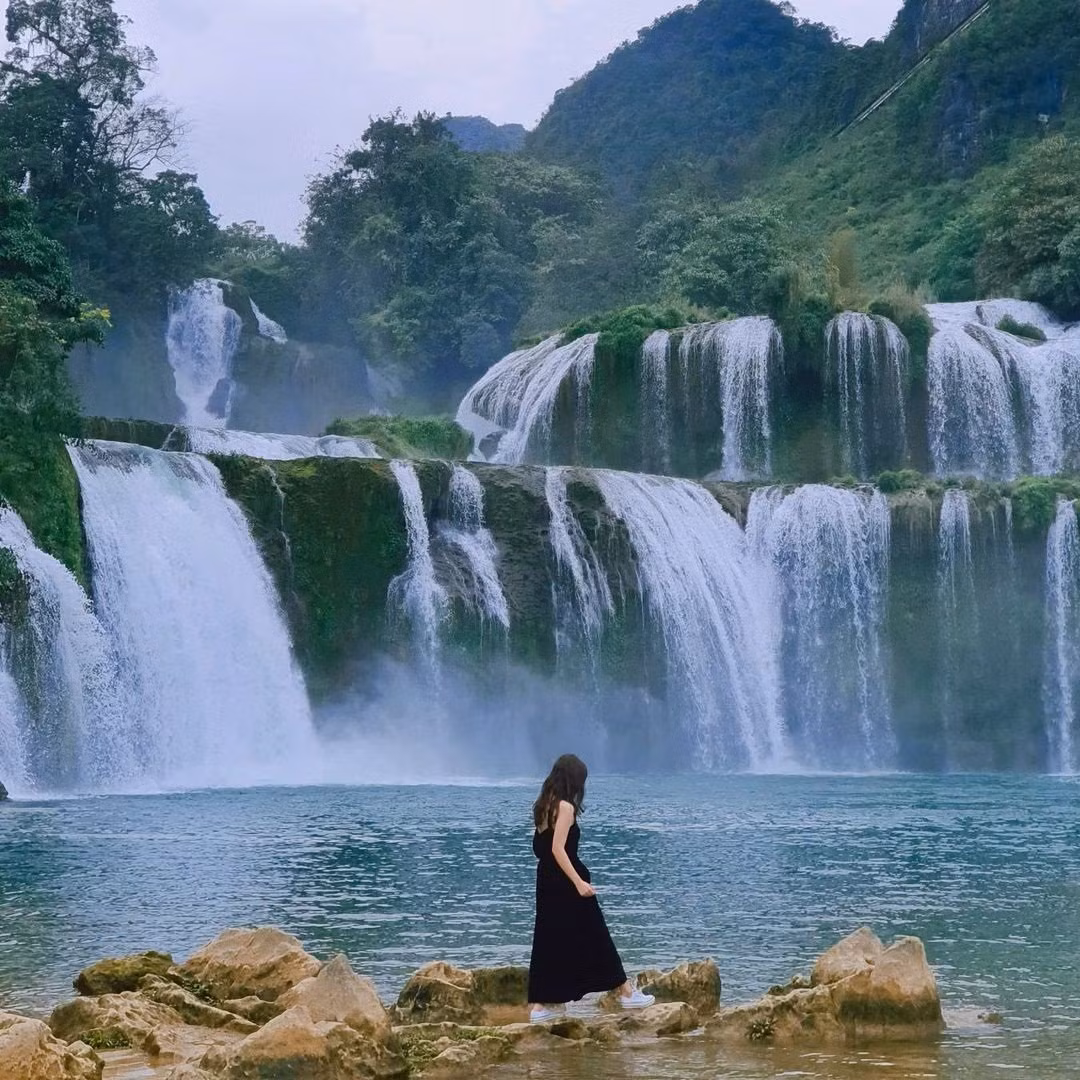 Nghiêu Sơn Lĩnh là địa điểm chỉ cách trung tâm thành phố Cao Bằng tầm 2km, Nghiêu Sơn Lĩnh là dãy núi nằm tại hữu ngạn dòng sông Bằng hiền hòa. Ảnh: lisahuynhhhh