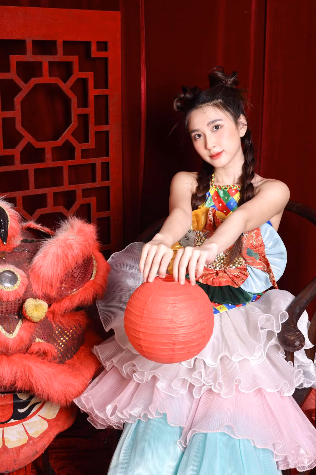 Thanh Mèo là một trong những hot girl đình đám ở Sài Gòn. Cô nàng từng gây chú ý khi công khai nắm tay Bùi Tiến Dũng tung tăng ngoài phố vào hồi tháng 3/2018.