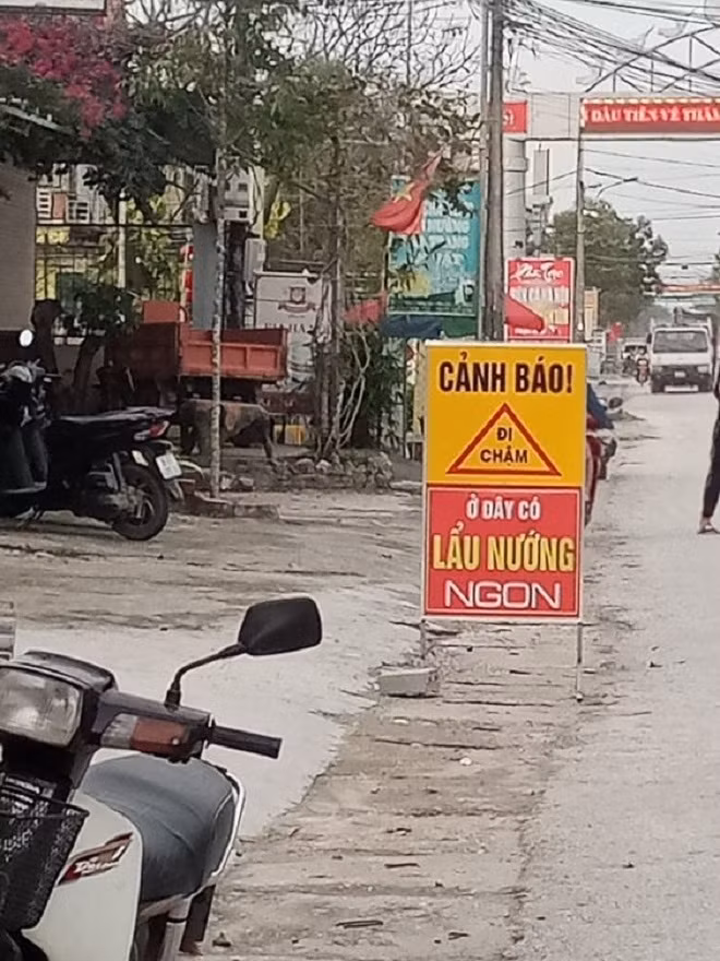 Tận dụng sự đa dạng và phong phú về ngôn ngữ, nhiều người đã nghĩ ra rất nhiều chiêu trò chơi chữ để biển thông báo của mình độc đáo, thu hút được sự chú ý.