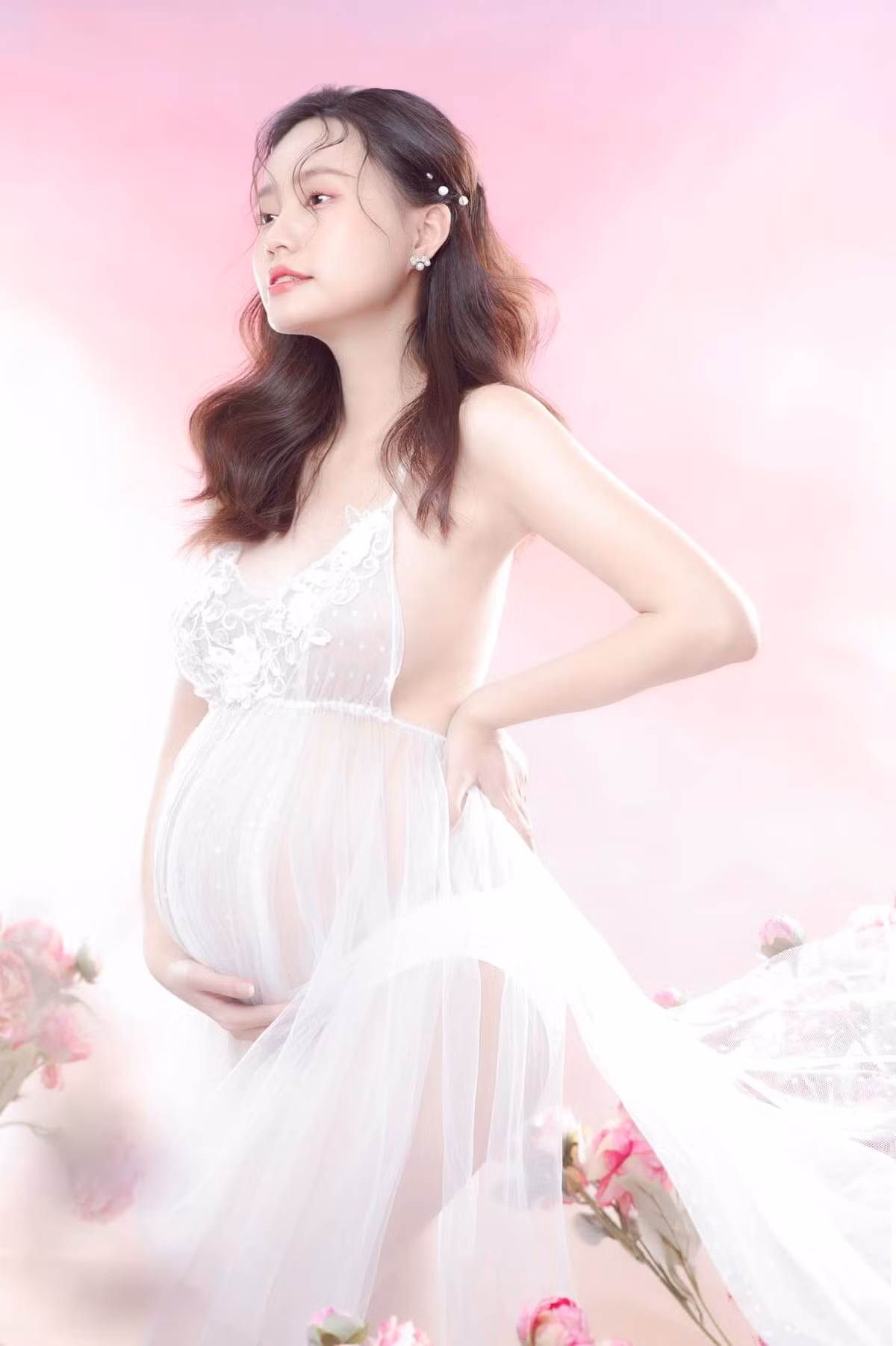 Loạt ảnh bầu đẹp rạng rỡ của Xuân Anh được bạn bè, người thân tấm tắc khen ngợi.