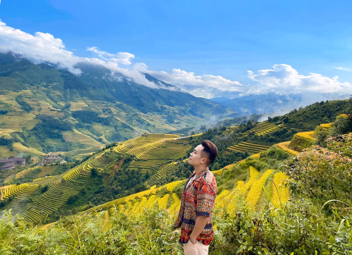 Đến với thị trấn xinh đẹp này những ngày giữa tháng 9, du khách sẽ được trải nghiệm không khí vui tươi, rộn ràng của mùa gặt. Ảnh: Hiếu Thiên