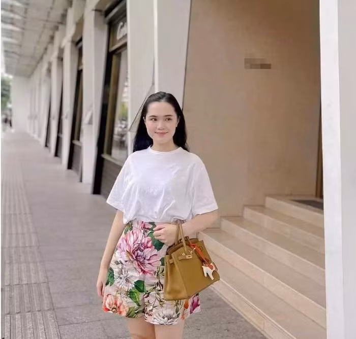 Trong thời kỳ mang thai, vợ Duy Mạnh bất ngờ tăng cân nhanh chóng, đến mức cô nàng còn tự nhận mình trông to gấp đôi người khác.