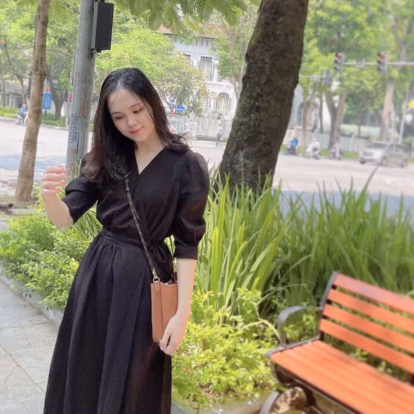 Sau 2 năm kể từ khi hạ sinh quý tử đầu lòng, bà xã của cầu thủ Duy Mạnh đã dần lấy lại được vóc dáng, nhan sắc cũng ngày càng thăng hạng.