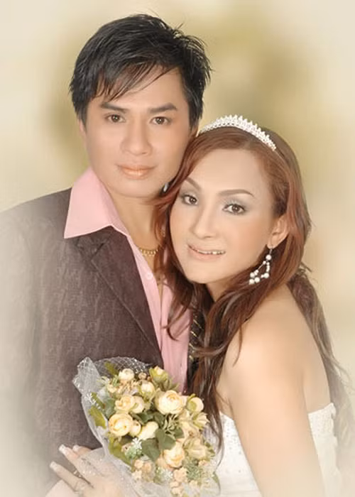 Sau khi chuyển giới, Cát Tuyền gặp và yêu Chinh Nhân. Năm 2008, cặp đôi làm đám cưới. Ảnh: Ngôi sao