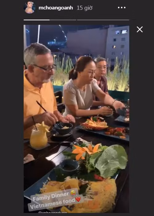 Mới đây, nữ MC hạnh phúc khoe bữa ăn tối giữa gia đình cô và gia đình Kevin tại Sài Gòn.
