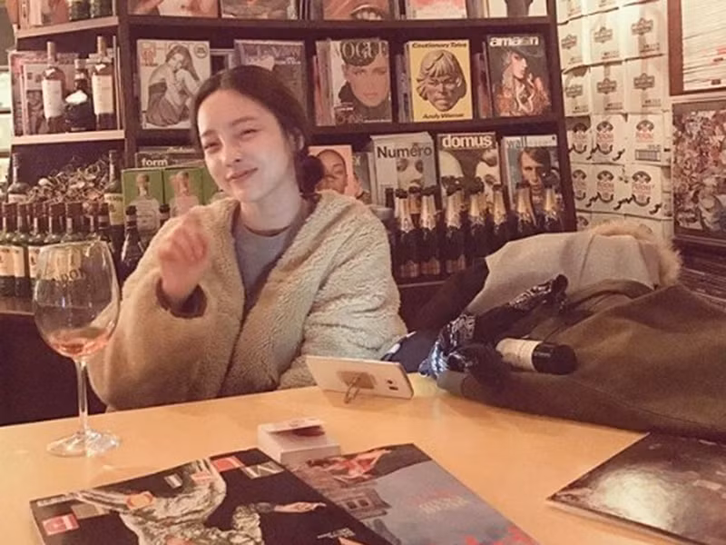 Rapper DinDin đăng tải ảnh của Goo Hara đồng thời gửi lời xin lỗi đến người bạn thân.