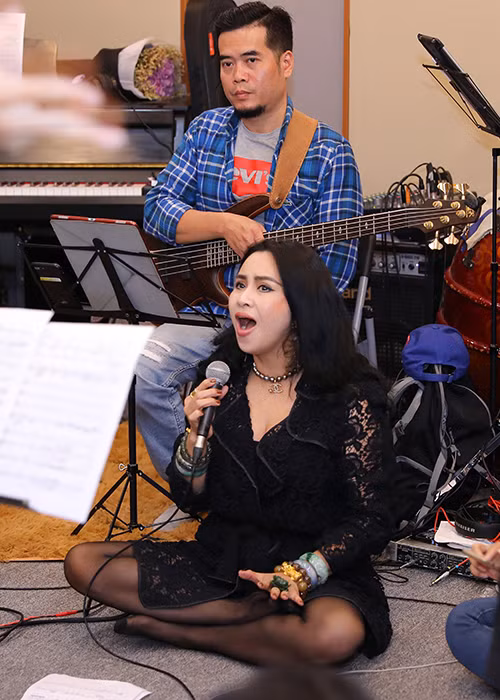 "Chỉ cần giữ bản thân luôn khoẻ mạnh, hạnh phúc và một năng lượng sống tích cực thì tự khắc vẻ đẹp của thanh xuân sẽ quay trở lại", cô chia sẻ. Ảnh: Thể thao Việt Nam