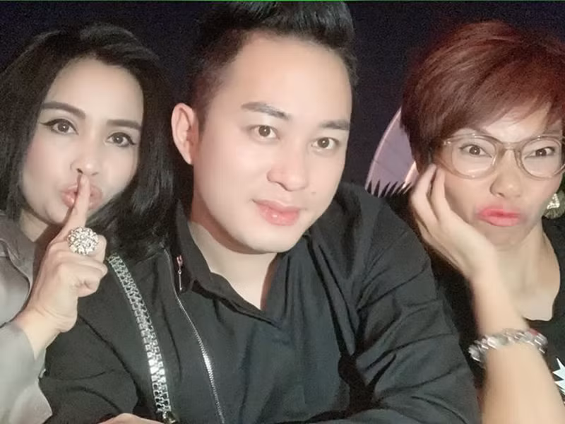 Khoảnh khắc Thanh Lam nhí nhảnh bên hai đồng nghiệp thân thiết.