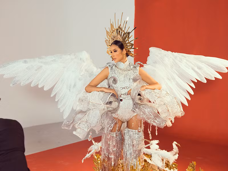 Hoang Thuy chat vat thu 3 bo quoc phuc truoc them Miss Universe