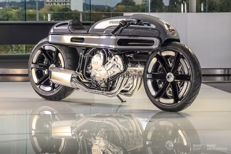 Nguồn cảm hứng để Krugger tạo ra bộ thân siêu độc đáo này đó là chiếc BMW R7 mang tính biểu tượng từ trước Thế chiến thứ 2. Thân xe mang phong cách Art Deco của R7 đã được anh biến thành lớp vỏ bằng nhôm mới trên chiếc K1600.