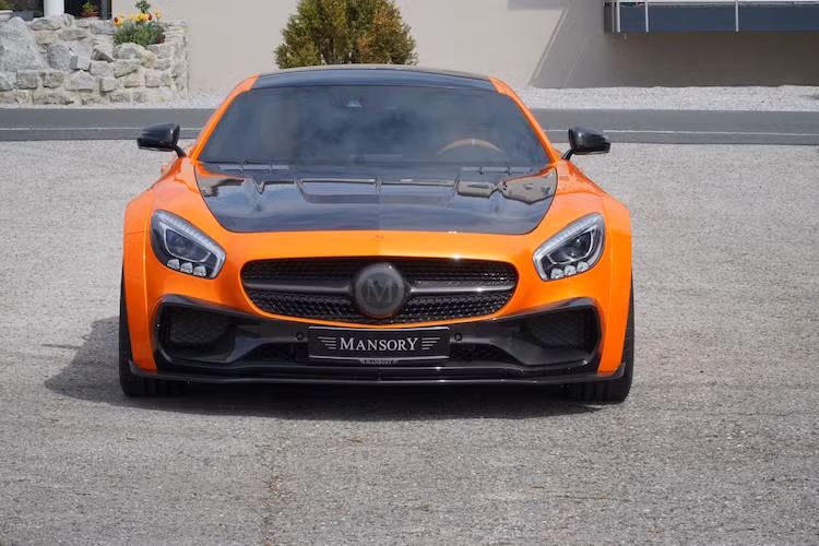 Mansory vốn là một hãng độ nổi tiếng với những bản độ siêu xe cực "điên rồ". Tuy nhiên với bản độ chiếc siêu xe Mercedes AMG GT S mới nhất, hãng lại một lần nữa khiến cho ngay cả những dân chơi "sành sỏi" nhất phải bất ngờ bởi độ "khủng" của nó.