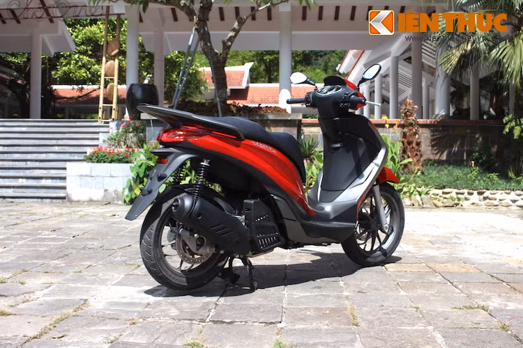 Đặc biệt, Medley là mẫu xe đầu tiên tại Việt Nam có tích hợp cảm biến áp suất và nhiệt độ để ECU có thể tự điều chỉnh lượng nhiên liệu và khí nạp, đảm bảo công suất ổn định ở điều kiện vận hành trong từng môi trường.
