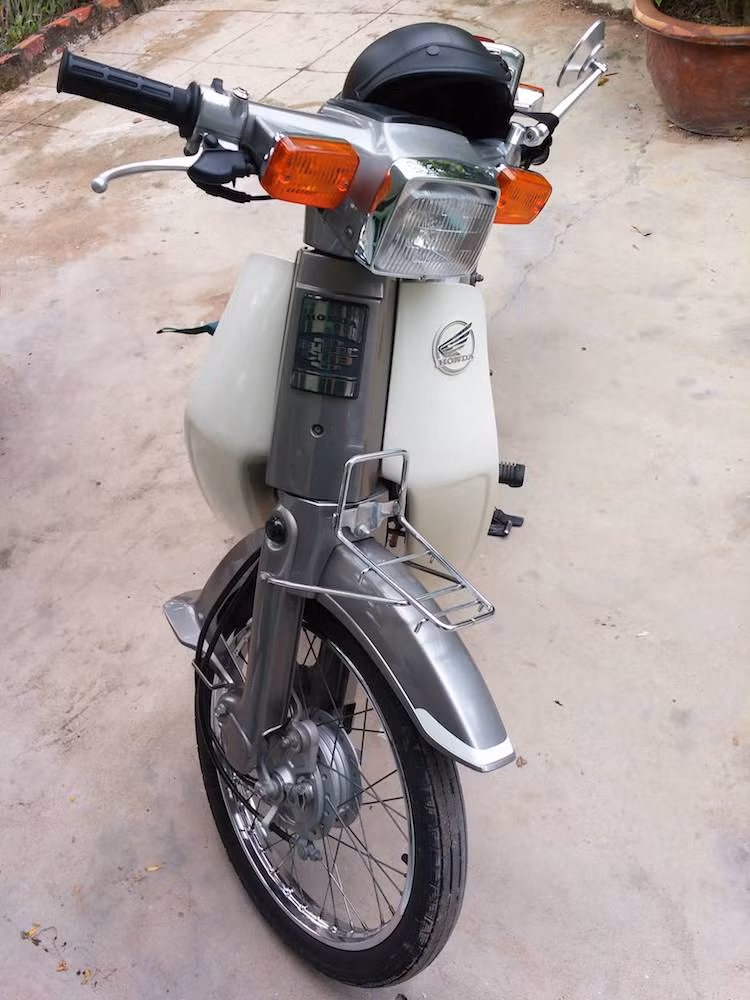 Trên thực tế, cách gọi Honda Cub 82 theo năm của người Việt đối với chiếc xe này là không chính xác khi phải tới năm 1984, Honda mới lần đầu tiên ra mắt thế hệ Super Cub C70 mới với kiểu dáng vuông vức hơn tại một số thị trường, trong đó có chính quốc Nhật Bản.