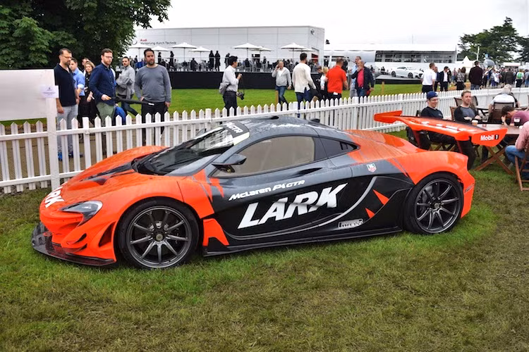P1 GTR được tạo ra nhằm kỷ niệm 20 năm ngày chiếc F1 GTR lần đầu thi đấu ở mùa giải GT 1995. Xe vẫn sử dụng động cơ 3.8 V8 twin-turbo và động cơ điện như P1, nhưng được nâng tổng công suất lên từ 903 thành 986 mã lực.