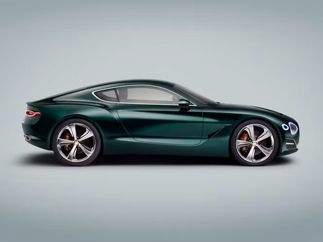 Ngay sau khi được ra mắt, Bentley EXP 10 Speed 6 đã nhanh chóng "giật" giải thưởng Thiết kế cho xe ý tưởng tại lễ hội, đồng thời nhận được phản hồi cực kỳ tích cực từ người yêu xe và các khách hàng tiềm năng. Đó là lý do khiến Bentley bắt đầu cân nhắc tới việc sản xuất hàng loạt chiếc xe.
