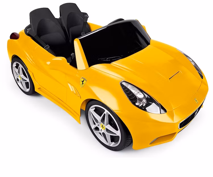 Có lẽ chỉ trong thế giới của trẻ thơ, một chiếc Ferrari California mới đắt hơn dòng FF cao cấp. Với giá bán 354,9 Euro (tương đương 8,88 triệu), chiếc Ferrari California chạy điện có tới 2 ghế ngồi dành cho hai bé như xe thật, kèm theo động cơ điện 12V mạnh hơn.