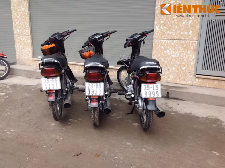 Bộ 3 Dream biển "tứ quý" 1111, 3333 và 9999 được xếp theo đúng đời biển F - H và L.
