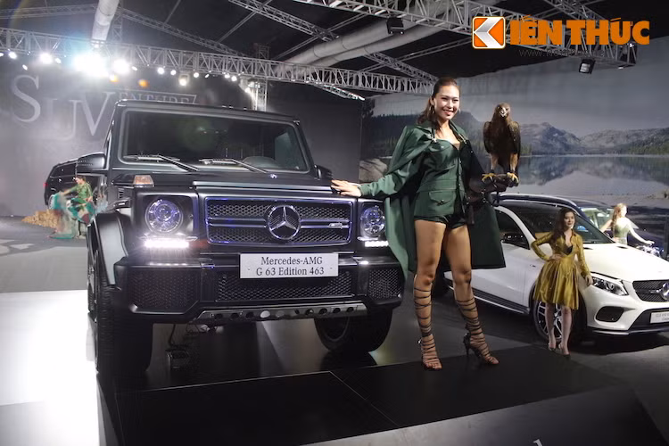 Với lịch sử kéo dài tới 37 năm, Mercedes vẫn liên tục sản xuất và nâng cấp dòng xe địa hình huyền thoại G-Class tới ngày nay. Model G-Class mới nhất đời 2016 vừa được Mercedes giới thiệu cách đây 1 năm trước với nhiều cải tiến hấp dẫn, trong đó có sự xuất hiện của phiên bản thể thao mới là Mercedes G63 AMG Edition 463.