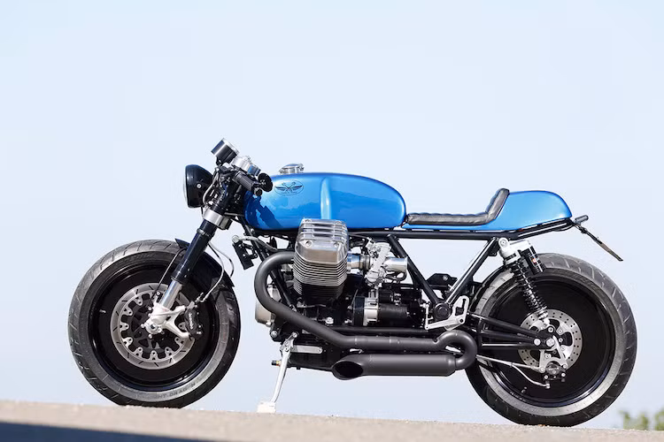 Dựa trên kiểu khung của nhà thiết kế Moto Guzzi Lino Tonti, nhưng Radical Guzzi đã tạo ra cho Ristretto một bộ khung "hàng thửa" cực chắc chắn, để có thể chịu được sức mạnh của khối động cơ V-Twin độ trên xe.