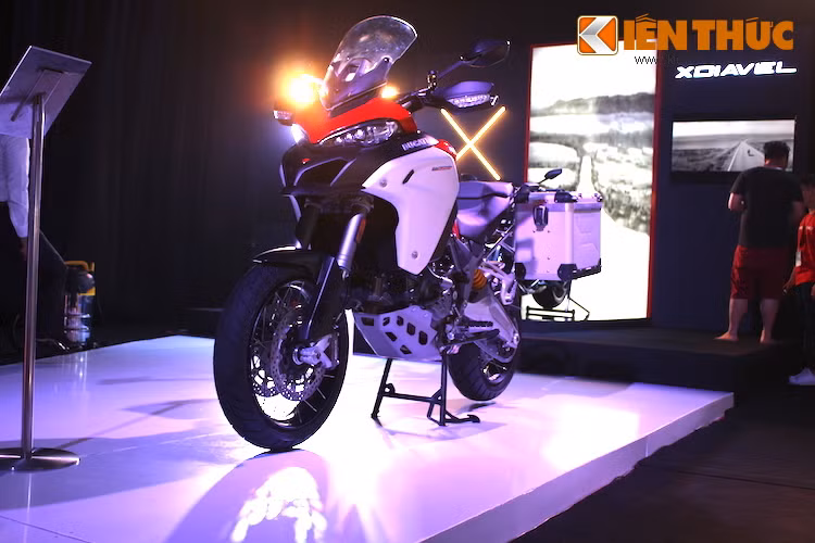 Ducati Multistrada Enduro 1200 được Ducati Việt Nam chính thức bán ra vào quý 3 năm 2016 với 3 màu Đỏ, Xám và Trắng với mức giá khoảng 1,2 tỷ đồng cho phiên bản nhập khẩu từ Ý, phiên bản sản xuất và lắp ráp tại Thái Lan vẫn chưa được công bố.