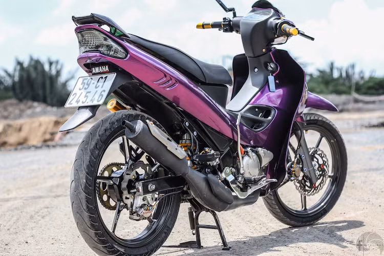 Với những đồ chơi mới, chiếc Z125 không chỉ trở nên đẹp mắt, nổi bật hơn mà còn nâng cao hiệu năng cũng như cảm giác điều khiển trên đường.