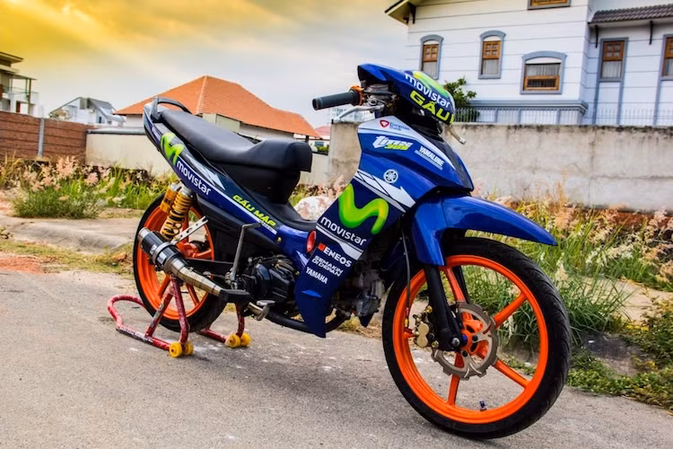 Tại Việt Nam, bên cạnh Sirius, xế nổ Yamaha Jupiter 110 là một trong những dòng xe số phổ thông lâu đời và bán chạy nhất. Tuy chiếc xe có phần ít được quan tâm hơn so với Exciter, nhưng nó vẫn thường xuyên được các đội đua ở Việt Nam độ lại để tham gia vào các giải đấu.