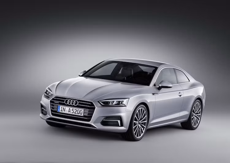 Dựa trên cơ sở nền tảng của A4, A5 luôn được coi là phiên bản coupe của dòng sedan A4. Tuy nhiên với Audi A5 thế hệ mới, Audi đã thiết kế chiếc xe để khiến nó tạo ấn tượng mạnh hơn, khác biệt hơn so với chiếc A4.