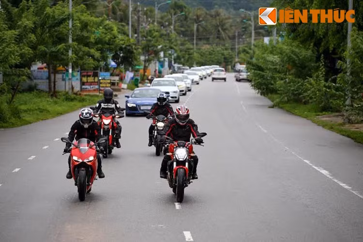 Để chuẩn bị cho triển lãm Audi Progressive, Ducati Việt Nam cùng những người chơi Ducati (Ducatisti) cũng đã bắt đầu hành trình "Bắc Tiến" Ducati Travel Experience 2016 từ Sài Gòn ra Hà Nội từ Chủ Nhật (5/6/2016) vừa qua, và sẽ có mặt trước khi sự kiện diễn ra.