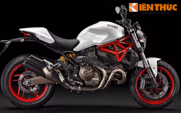 Ngoài Monster 1200R, phiên bản Monster 821 đã quen thuộc với dân chơi phân khối lớn Việt Nam cũng sẽ có mặt tại triển lãm Audi Progressive. Xe được trang bị khối động cơ mới dung tích 821 cc cho công suất tối đa 112 hp và mô men xoắn tối đa 65.9 ft-lb trên trọng lượng chỉ 179.5kg