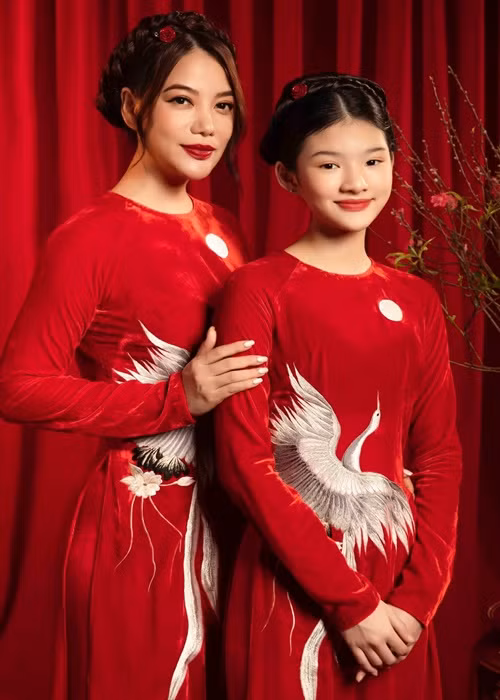 Devon có nhiều năng khiếu nghệ thuật như: hát, múa, chơi nhạc cụ, diễn kịch... tuy nhiên bé lại ước muốn trở thành nhà thiết kế nội thất trong tương lai.